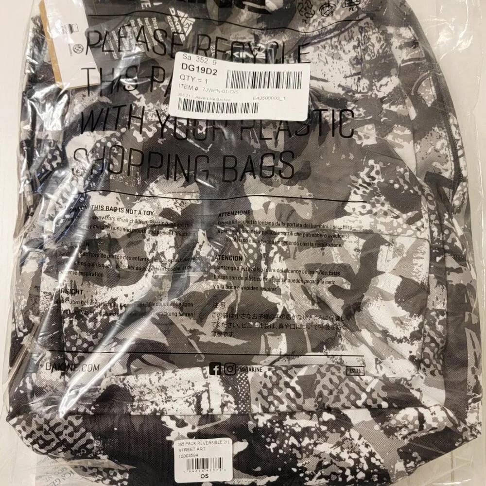 DaKine 365 21 L Reversible Backpack Street Art Black, White, Gray NEW NWT
